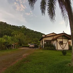 Quarto em Acomodações Particulares Casa Aconchegante, Pomerode